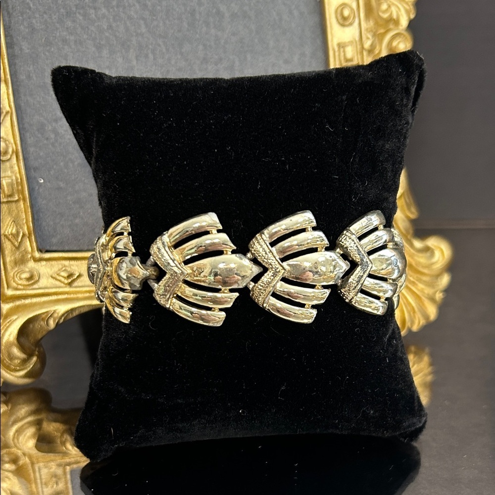 Gorgeous Vintage Coro Gold-Tone Statement Link Bracelet - Women Jewelry